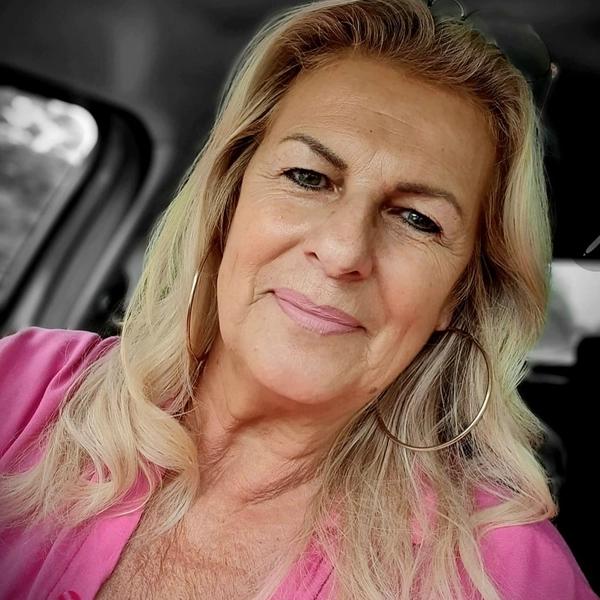  Renata Angehrn